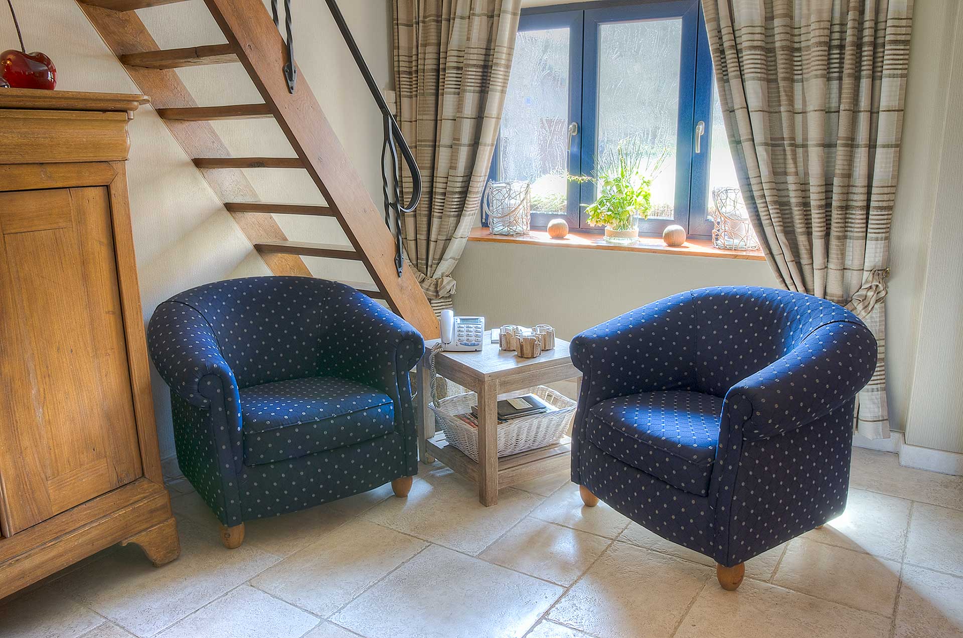 reservation-chambre-hotes-durbuy-chambre-coin-salon